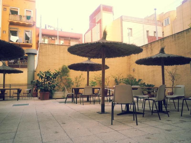Residencia Universitaria San Agustin Барселона Экстерьер фото