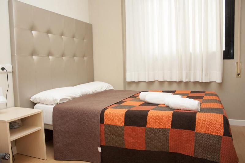 Residencia Universitaria San Agustin Барселона Экстерьер фото